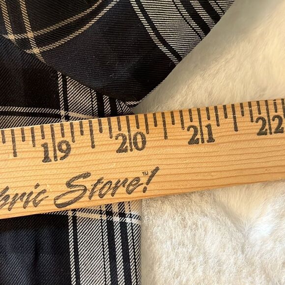 New! DREW Cold shoulder plaid tartan top in Charcoal Size Small NWT - Picture 10 of 15